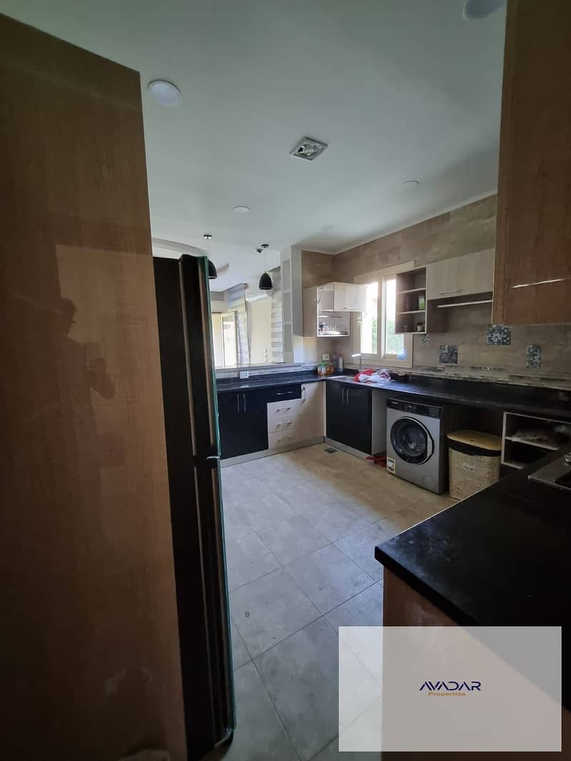 35 ea500e7b-ef84-4013-ab7c-ba88c40ed281. jpg