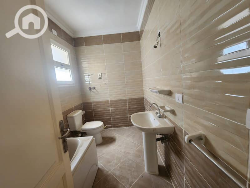 3 WhatsApp Image 2025-12-12 at 19.48. 19_e28dfa35. jpg