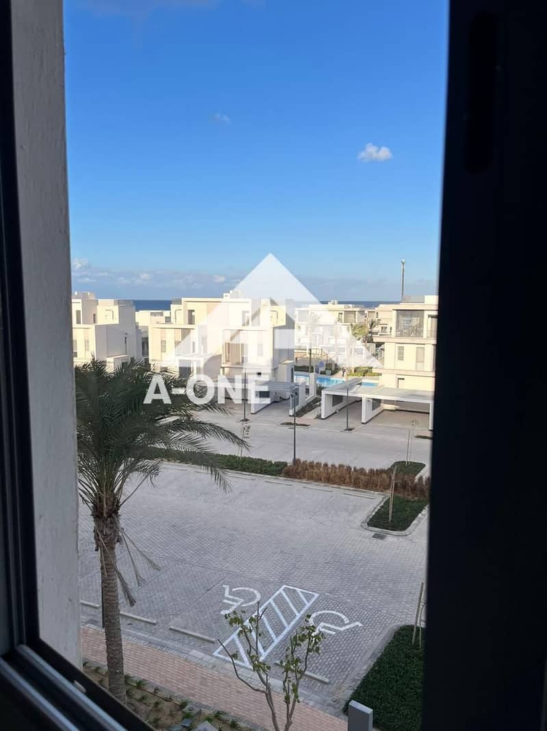 4 12479da4-5cd0-4909-921b-fc7c2ba33078. jpg