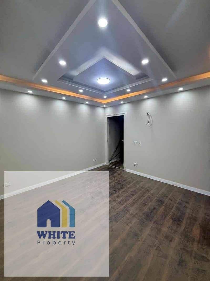 12 fe4692bf-eb54-471b-95cc-64a6b5a72cb3. jpg