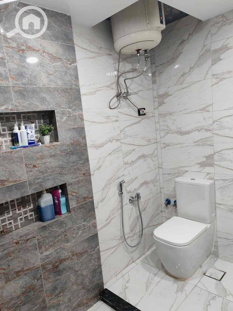 12 2c8f98e7-bb4e-4723-84c4-6d9f4fe721ee. jpg