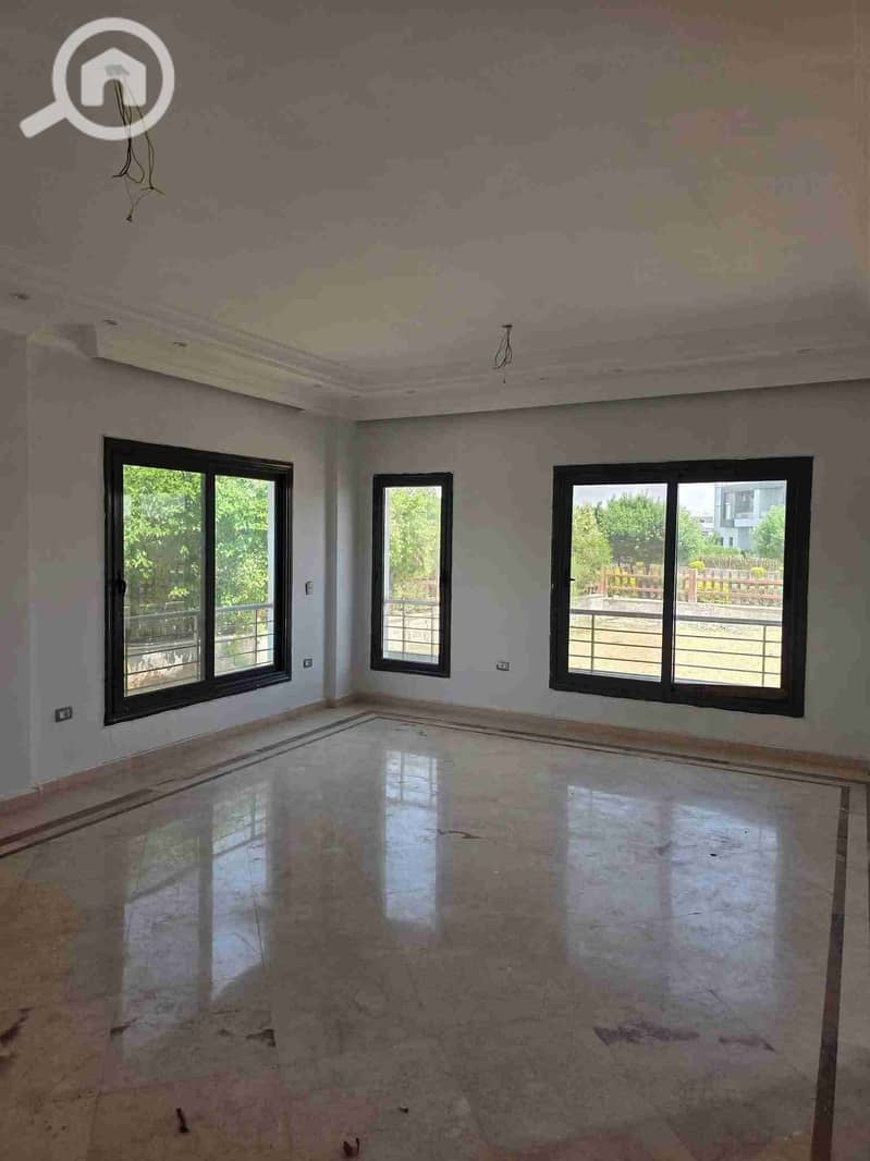 2 FB_IMG_1758857698394. jpg