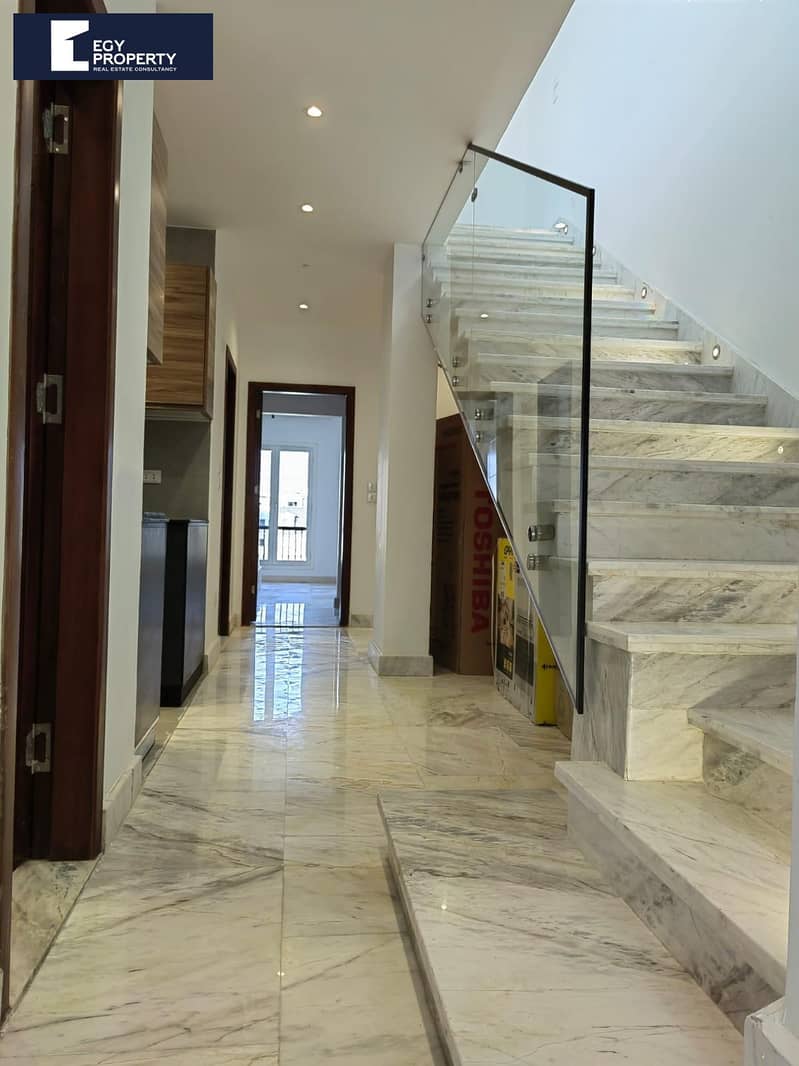 2 _files_1a43e7ee-32f4-4906-86f6-81e41a66507f. jpeg