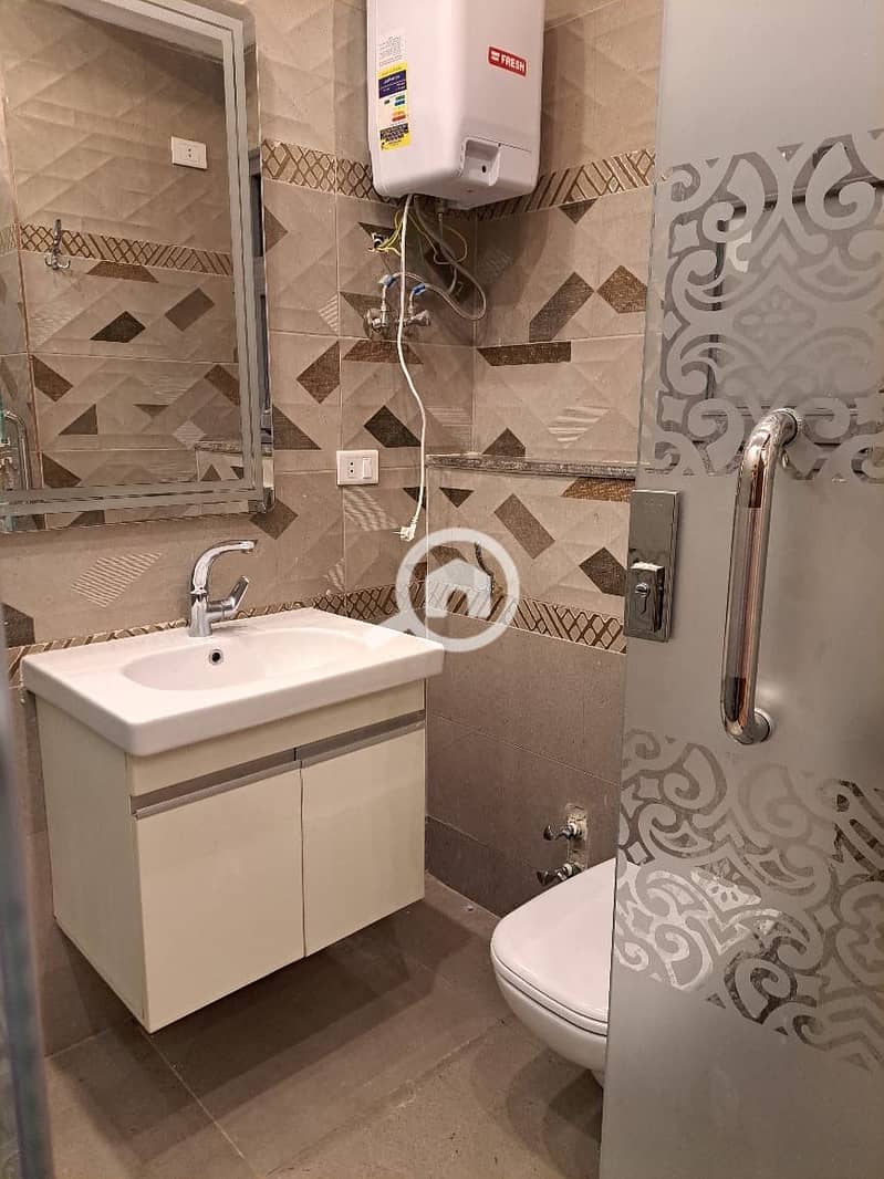 8 cf04edcc-4048-4d76-8eca-5ed4a597461d. jpeg