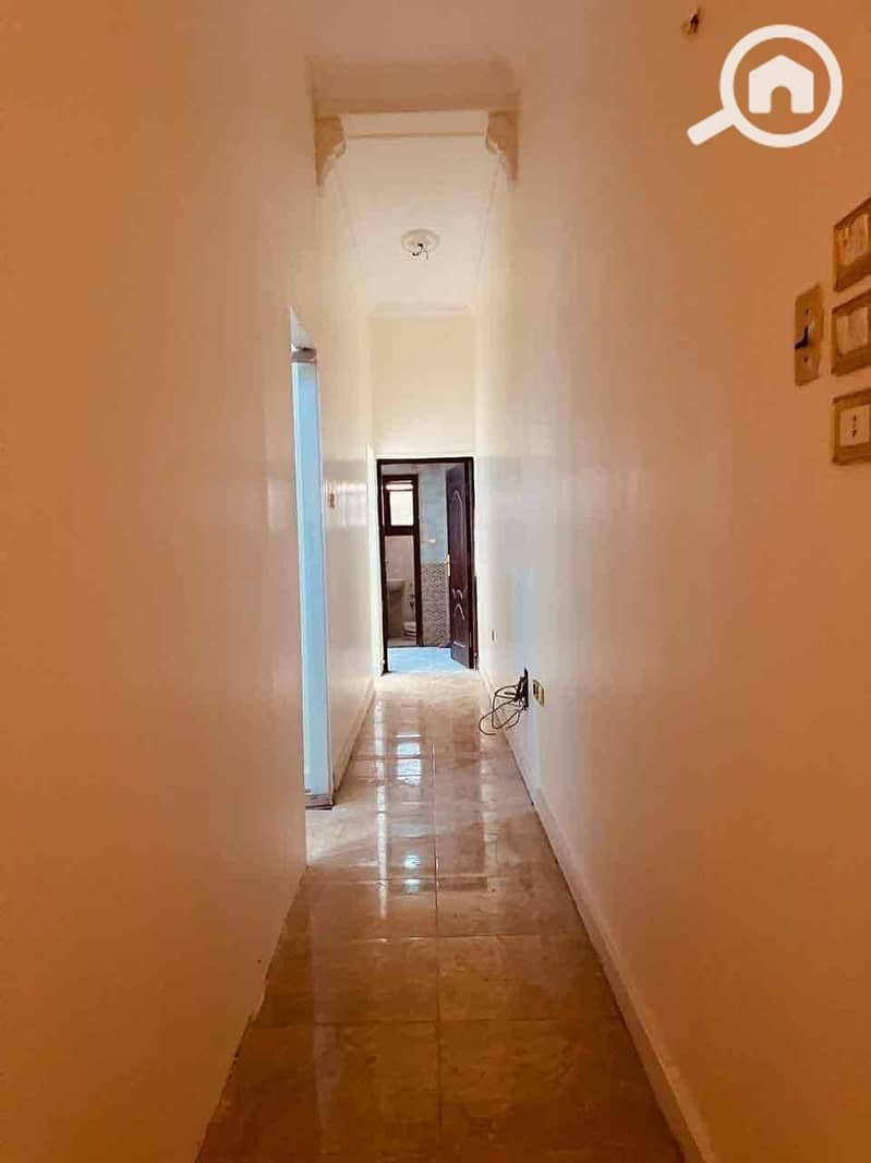 8 557bb96d-f360-472e-9fd5-34e6a64efc25. jpg