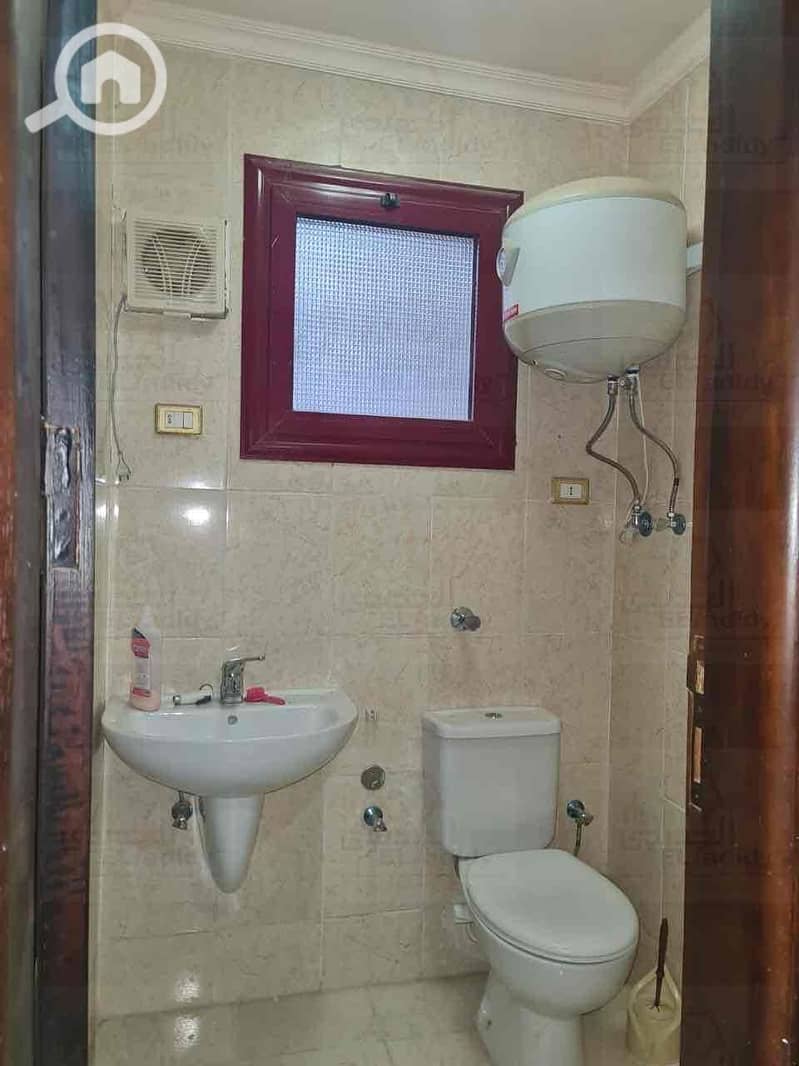 9 34015564-cd1d-4253-8a8d-5ac95b4a57d7. jpg