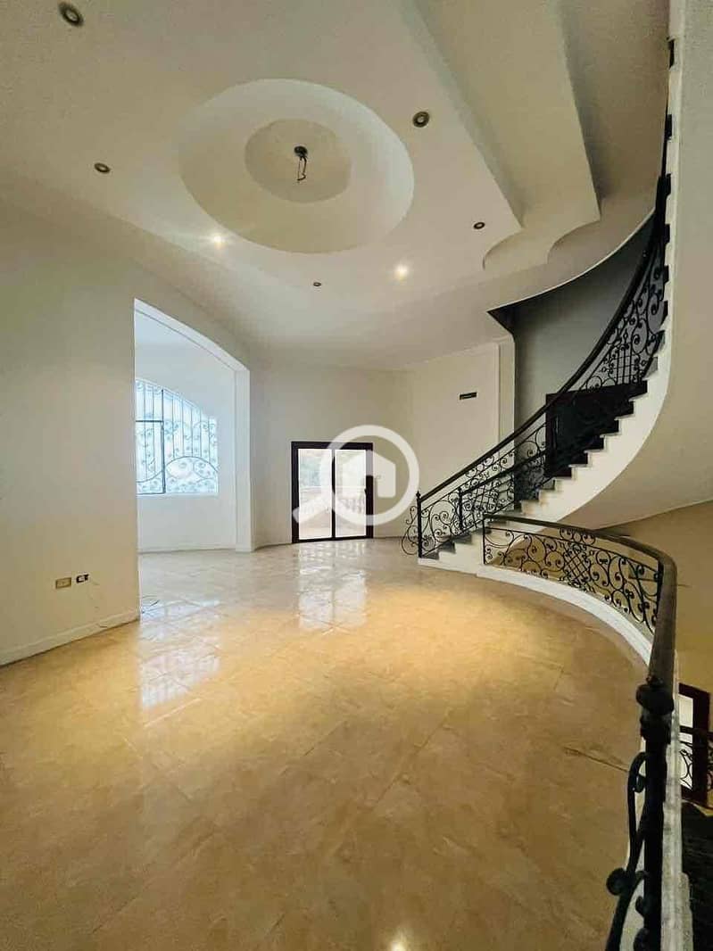 10 c840b01c-6630-4d54-a064-780890ec2818. jpg