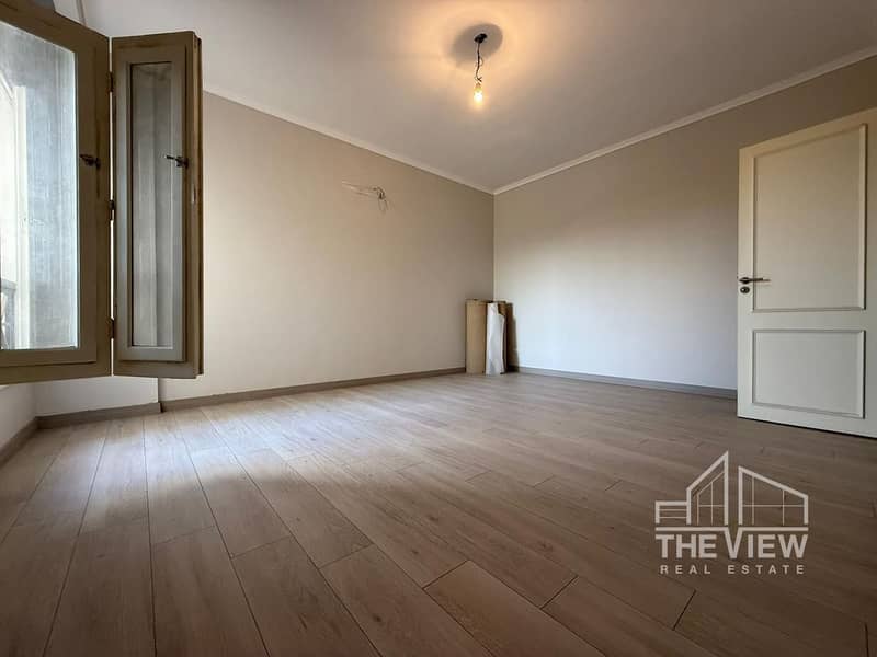 10 WhatsApp Image 2025-10-09 at 23.40. 57_5bd7bbc3. jpg