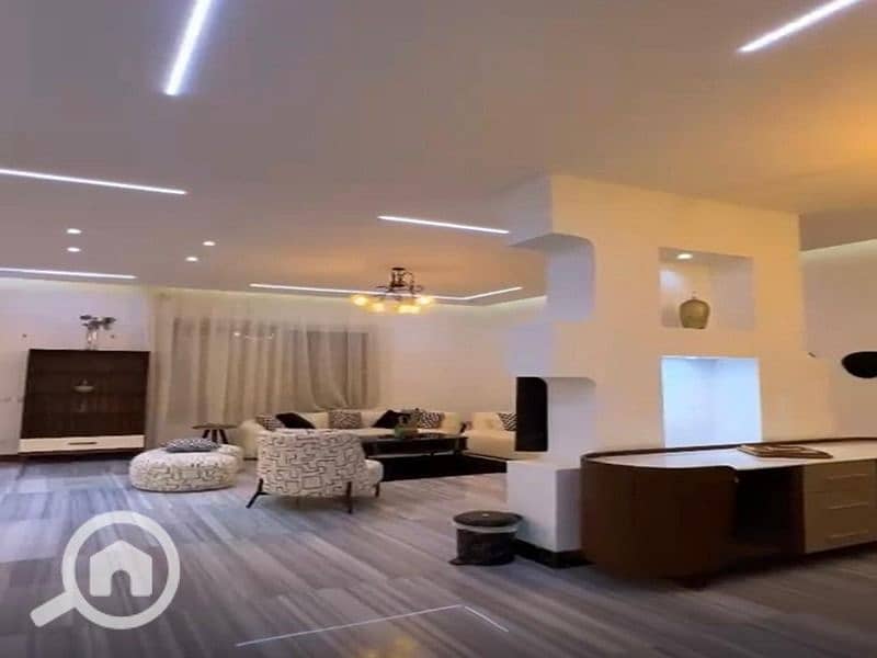 3 5757cf0f-4083-477e-b77f-df1143d7b0bf. jpg