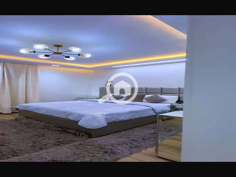 10 079da117-2ad2-466f-9b70-560f8b1e8c05. jpg