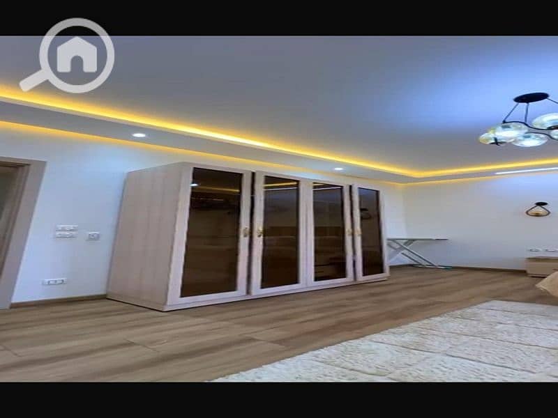 12 684a6945-790e-49f4-99b5-91ad6c4f32f3. jpg