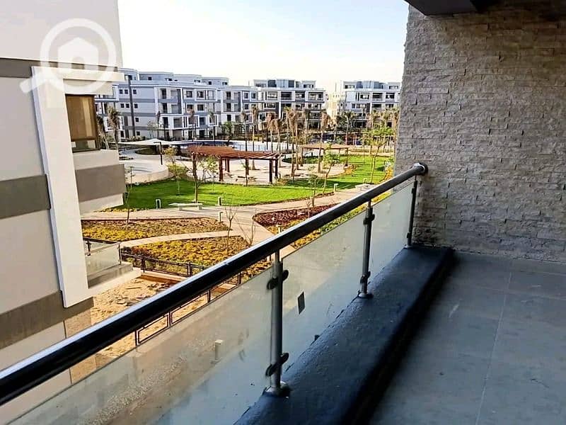 8 179db852-4d32-4620-82b9-f495a53dc15c. jpg