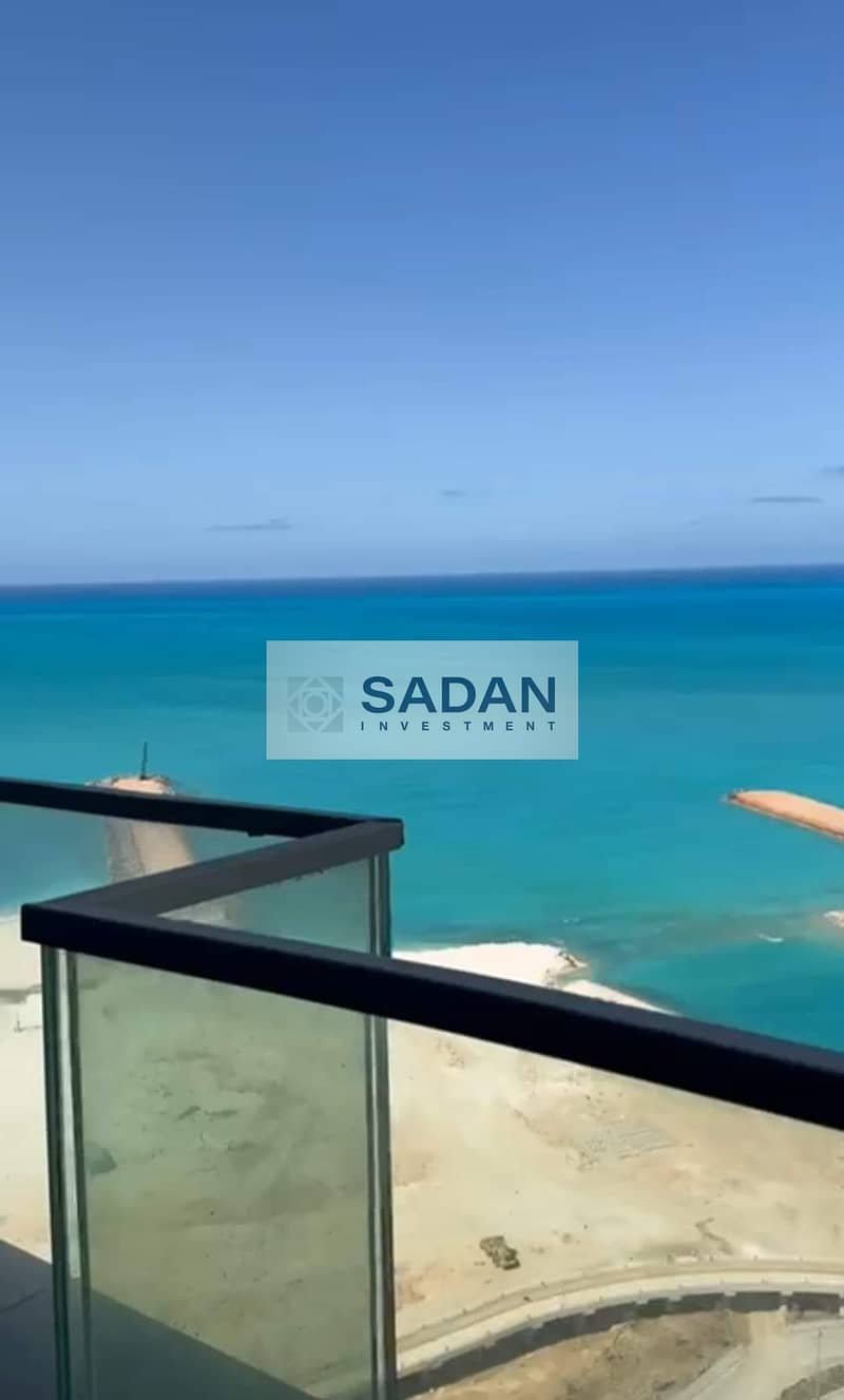 12 c300ecb7-4cd5-4778-9105-dfc2e7240bff. jpeg