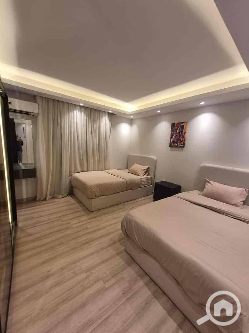 2 0bc828c7-4d4d-474b-8b1c-449c56b77017. jpg