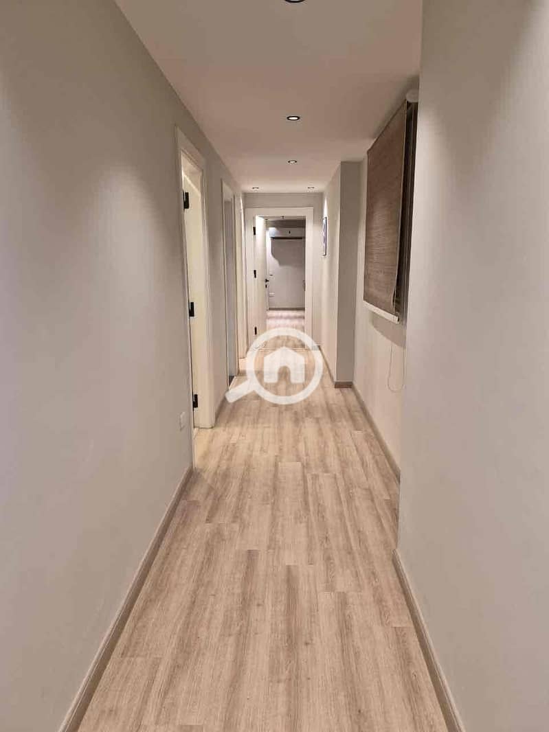 3 8a7ec2e5-56a6-483e-a130-1524c92df9dc. jpg