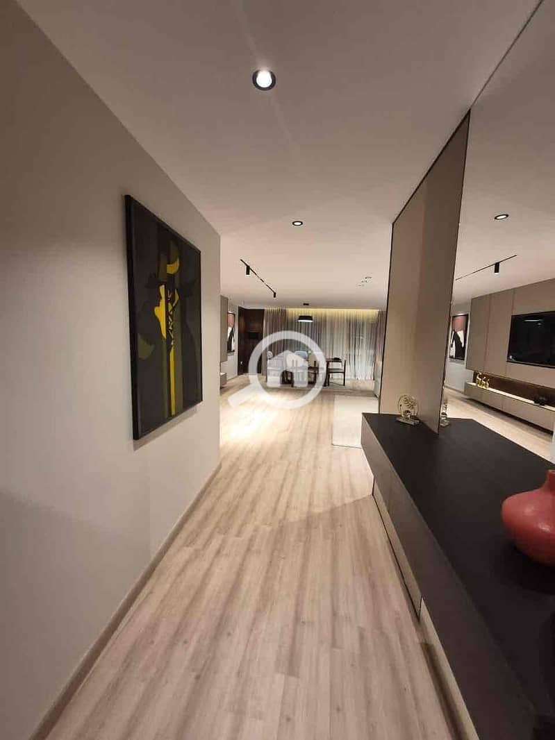 8 3f47cf4d-2a3c-4371-9fec-a5806bc39b3e. jpg