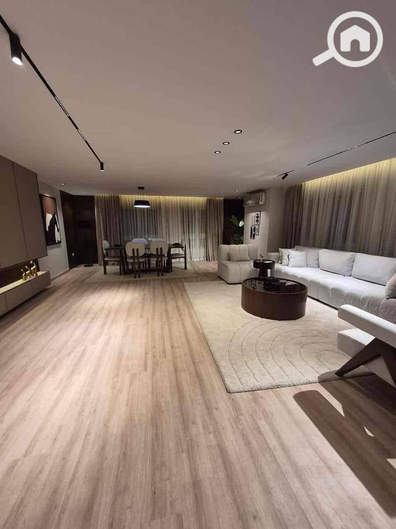 9 c2792e01-ec14-4804-8e87-2935f7c918d2. jpg