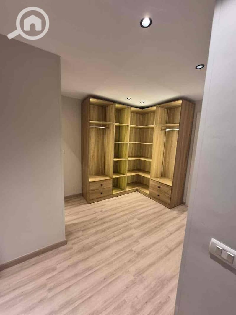 10 45dd57a8-b0c2-4d51-b9f0-5ada3c63f3f6. jpg