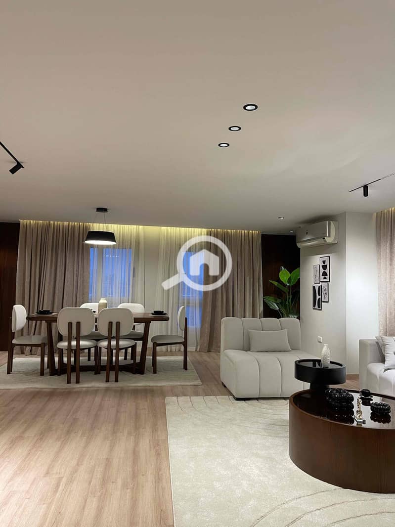 28 03f00f3e-2791-45c0-b47d-8fbd2dc30bbe. jpg