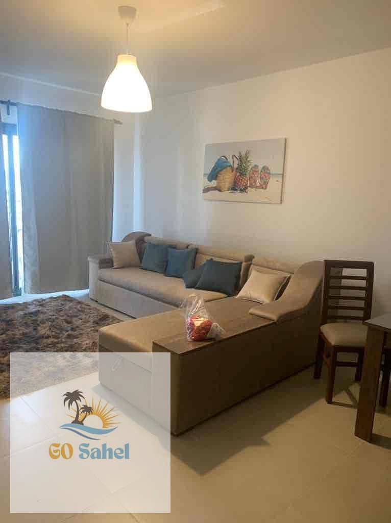 3 e7a8c15f-9563-4cb0-9a5a-42f673d62b04. jpg