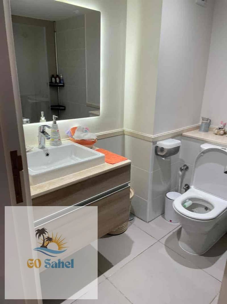 6 205d80a7-67dc-4e87-b3a8-426ab2c459cb. jpg