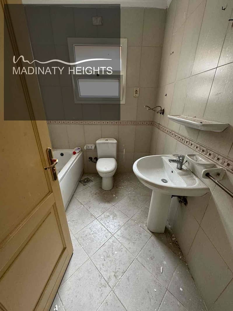 10 e7d41369-c326-44ba-b8bd-bca50019cd2d. jpg