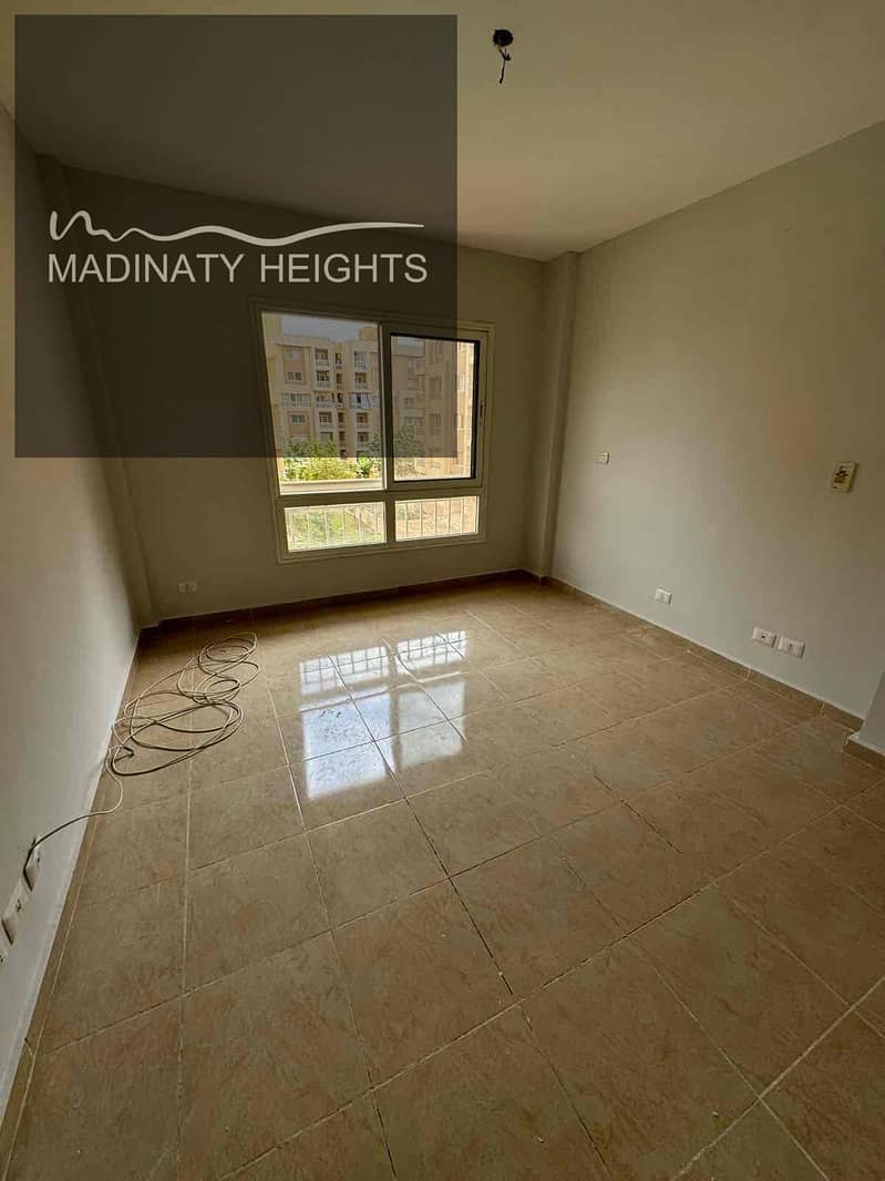 12 3d735f75-80e0-4eb2-a7b0-880eea21c836. jpg