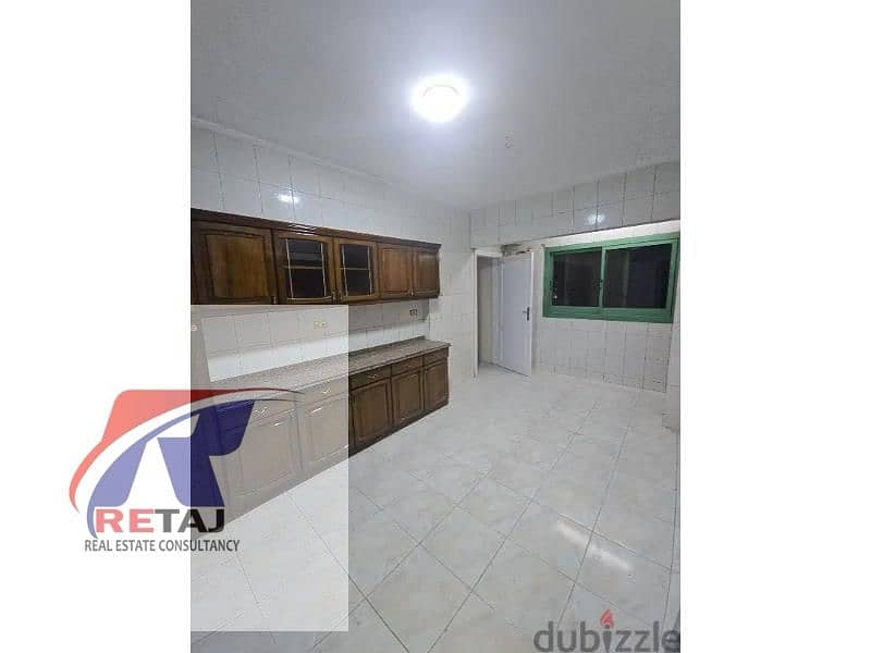 8 159308413-800x600. jpg