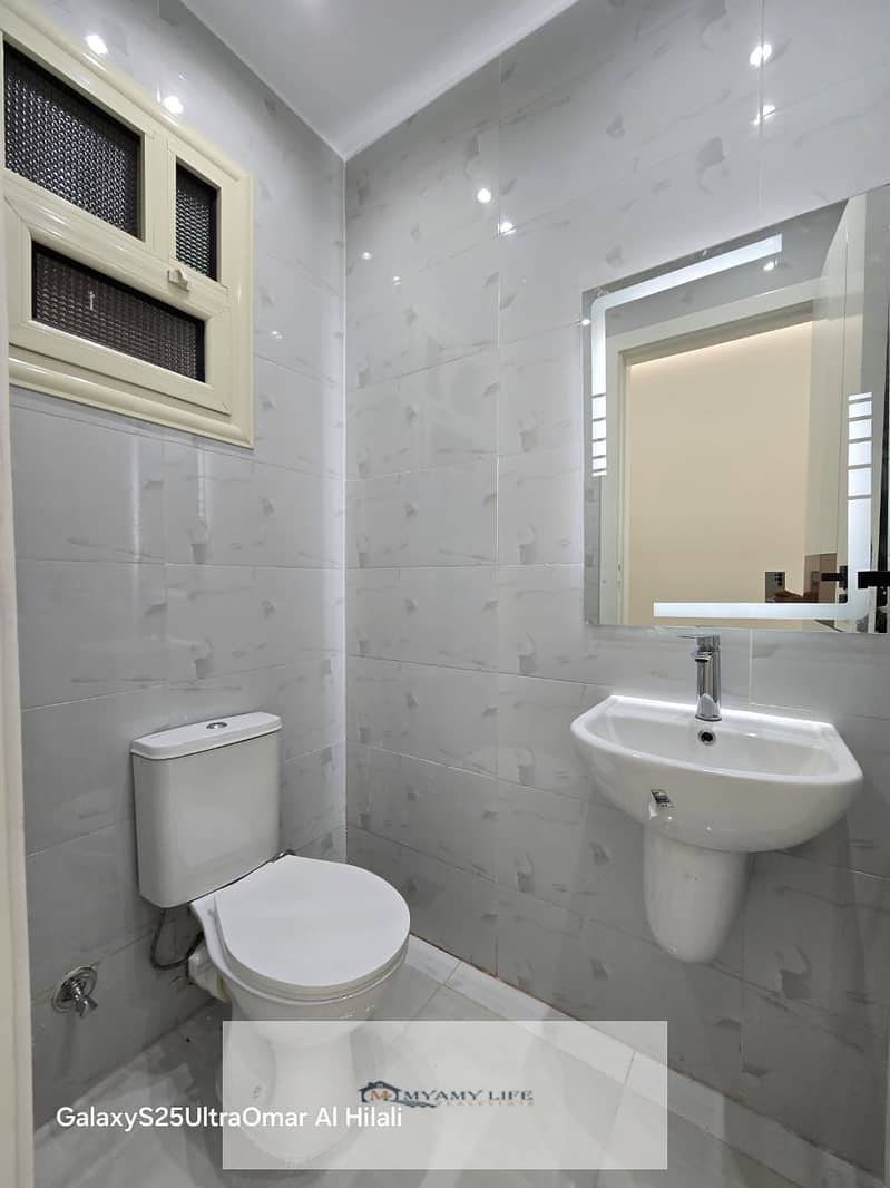 15 WhatsApp Image 2025-10-01 at 10.32. 40 AM. jpeg