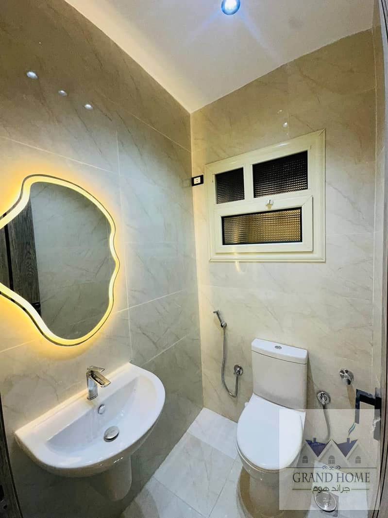 4 3166edd6-116e-4220-a4b6-68c8a064f5bc. jpg