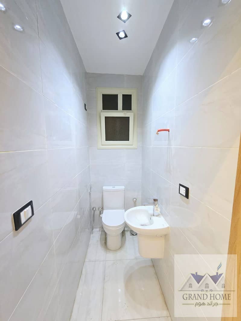 6 b01724e4-4ef9-47fa-996f-8a0ffd1ab443. jpg