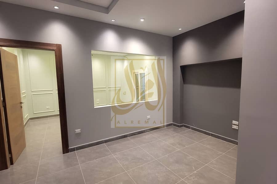 5 20251216_1118_أرضية نظيفة لامعة_remix_01kck74aycfnpajm4x35y5zfcn. png