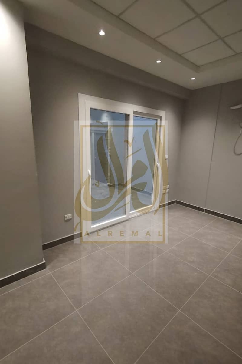 7 20251216_1039_تنظيف الأرضية البلاطية_remix_01kck4xfyxec7az3rp9r2cmh7v (1). png