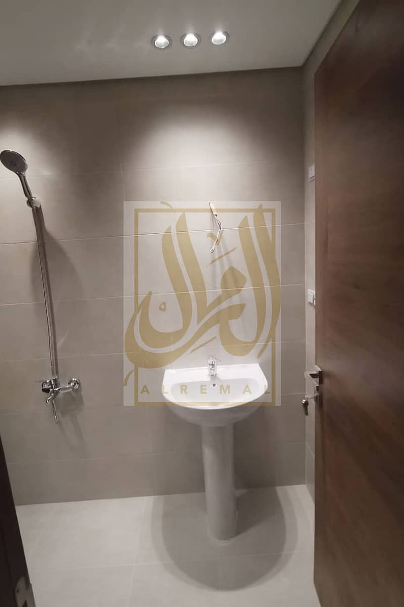 11 20251216_1046_أرضية بلاط نظيفة_remix_01kck59wkye0fs59scj23r1bcx. png