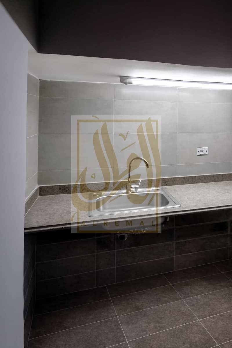 13 20251216_1108_منطقة مطبخ نظيفة_remix_01kck6k7sbegga51ssq3p04szh. png