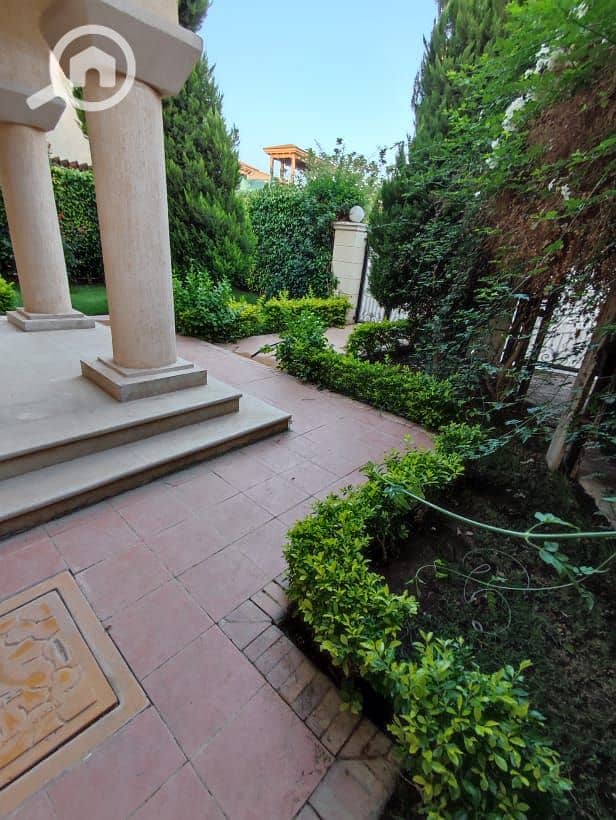 2 02ae9c64-2876-48b8-a582-d470ee9da614. jpg