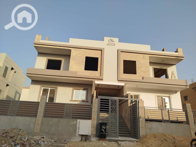 2 2fe4282b-5320-4e6b-9cf7-d405e26c7268. jpg