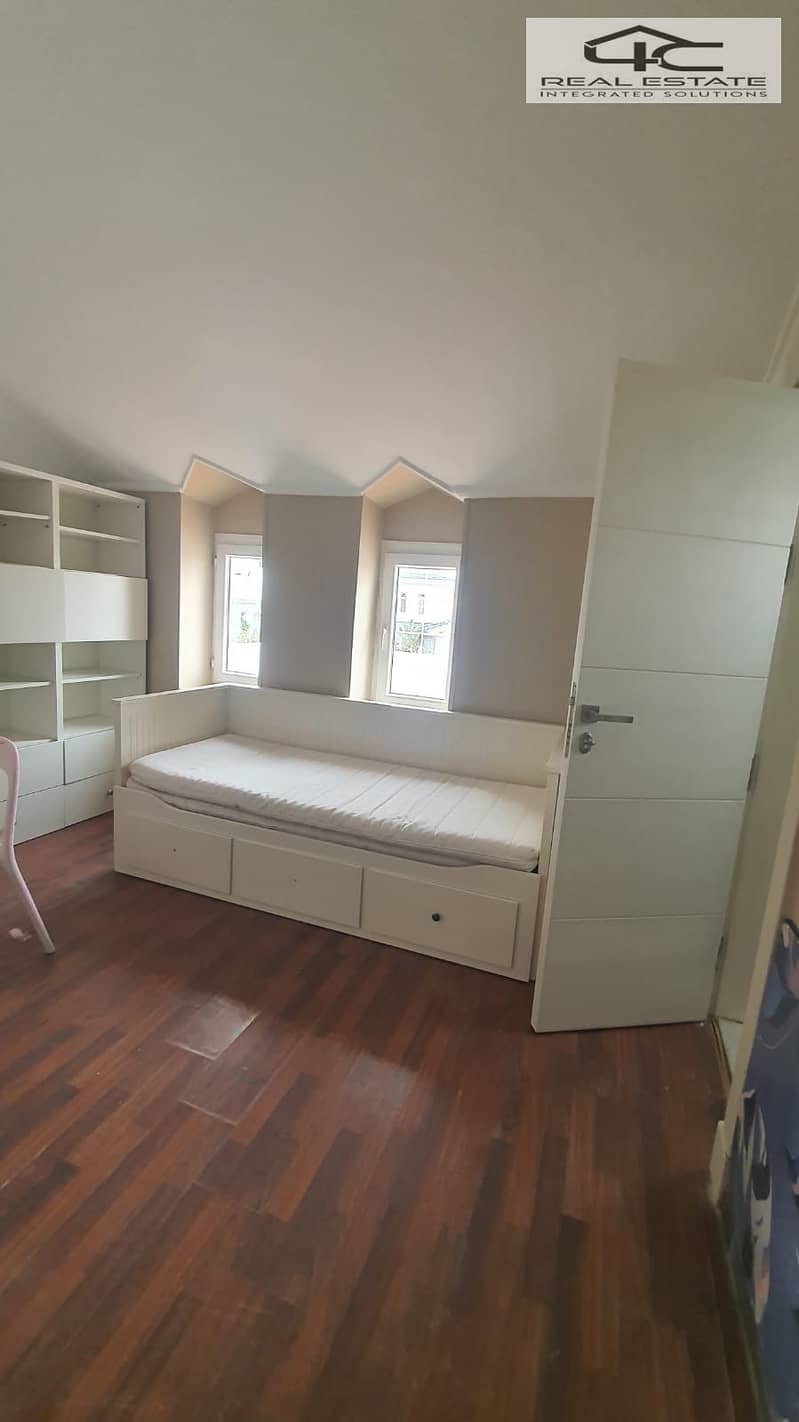 8 WhatsApp Image 2025-12-16 at 11.52. 23. jpeg