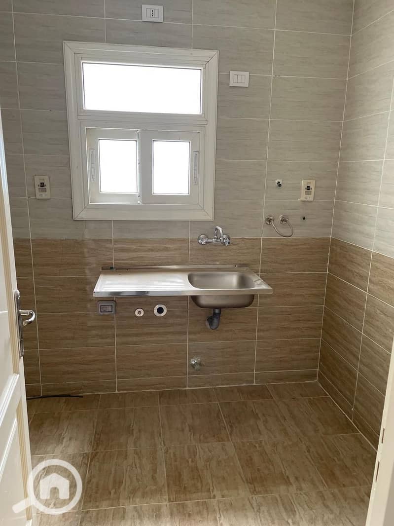 4 1ce3f21d-ea63-493b-bd9d-3599ec56e197. jpg