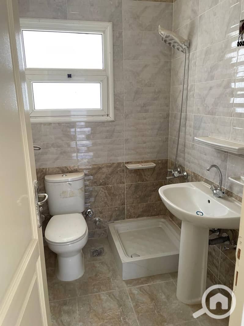 5 21bb841c-d449-4b8f-9541-cb57cdd0b8cc. jpg