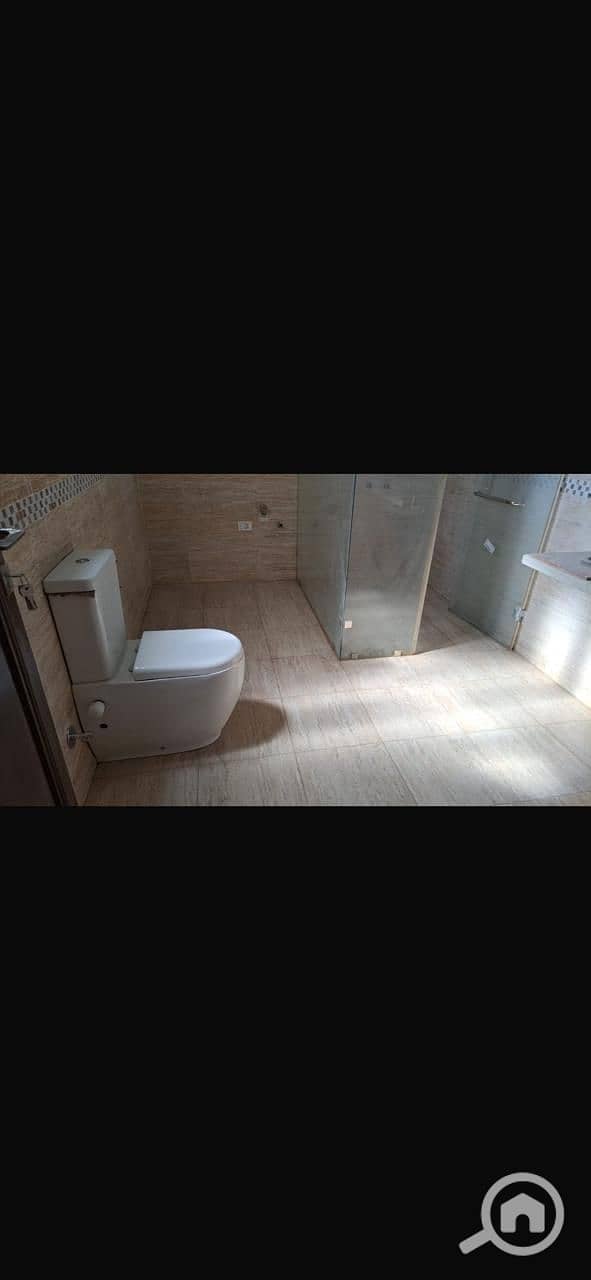 10 c17901a7-6758-43c8-b6d8-4393e6711f37. jpg