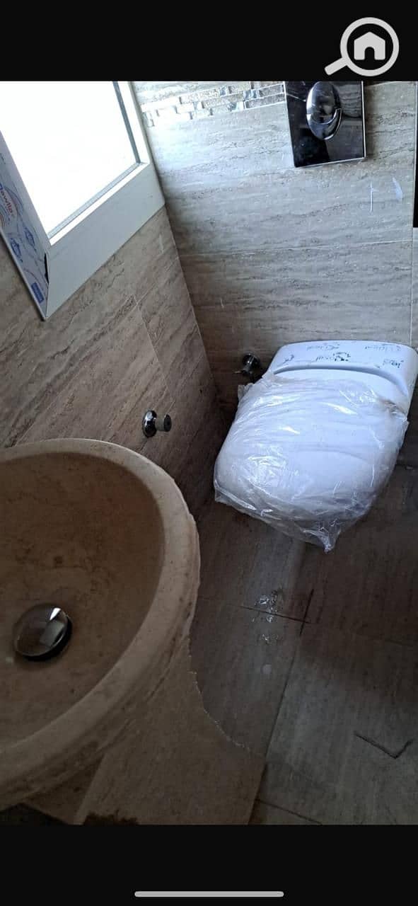 12 f327e73f-c819-490e-8e97-5e0d2a44a3a1. jpg