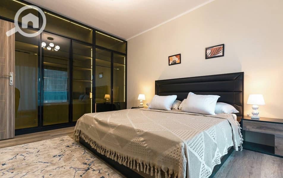 3 b769576f-1c77-4e53-8d9b-fbdc95fc0e74. jpg