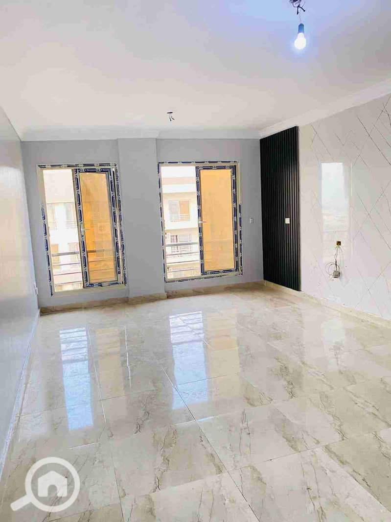 1000572032. jpg 1000572032. jpg