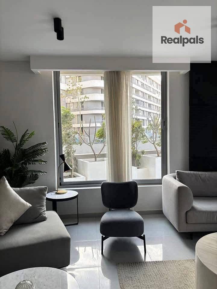 2 235f3d73-cf85-4719-a353-8ef91366a3d1. jpeg