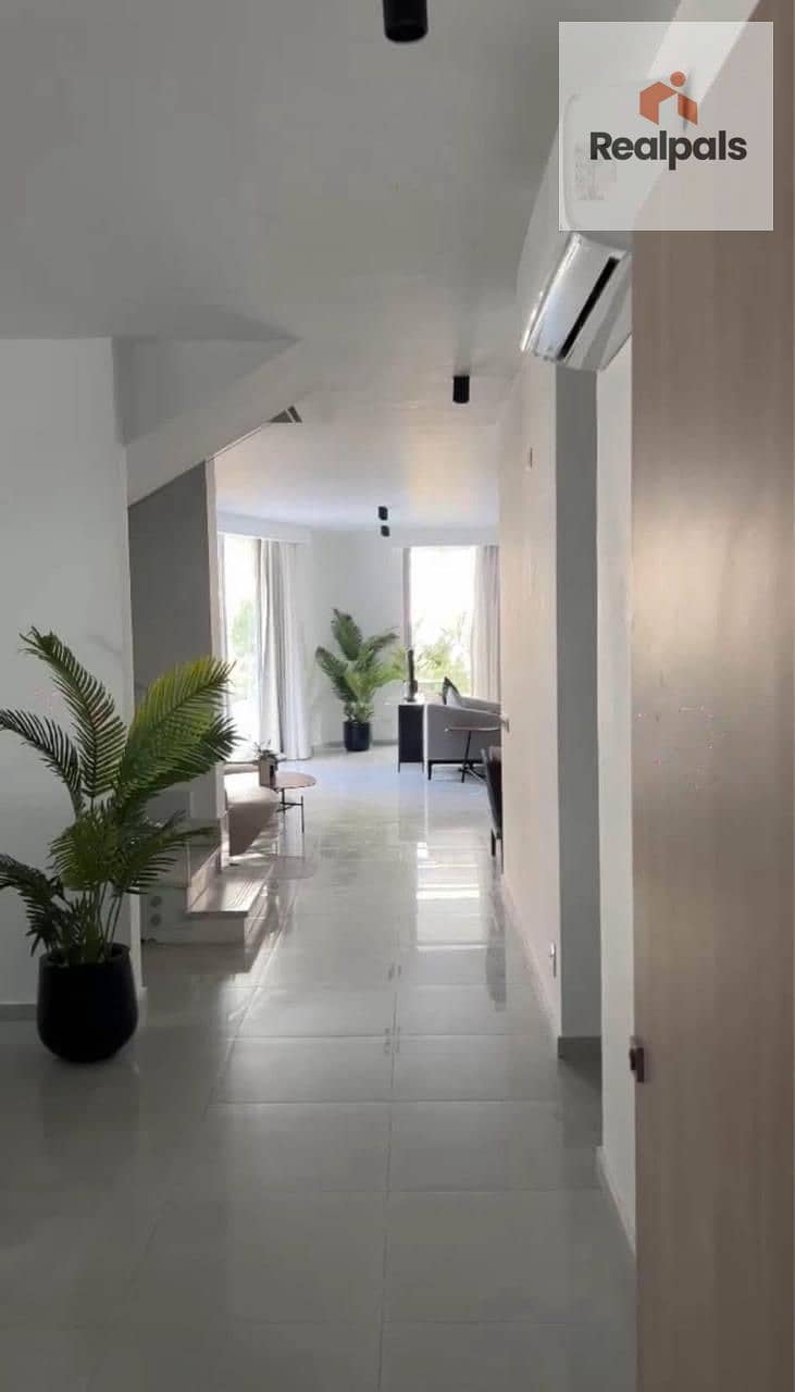 9 b02fd512-8cc8-47e8-b24a-7562f20468b1. jpeg