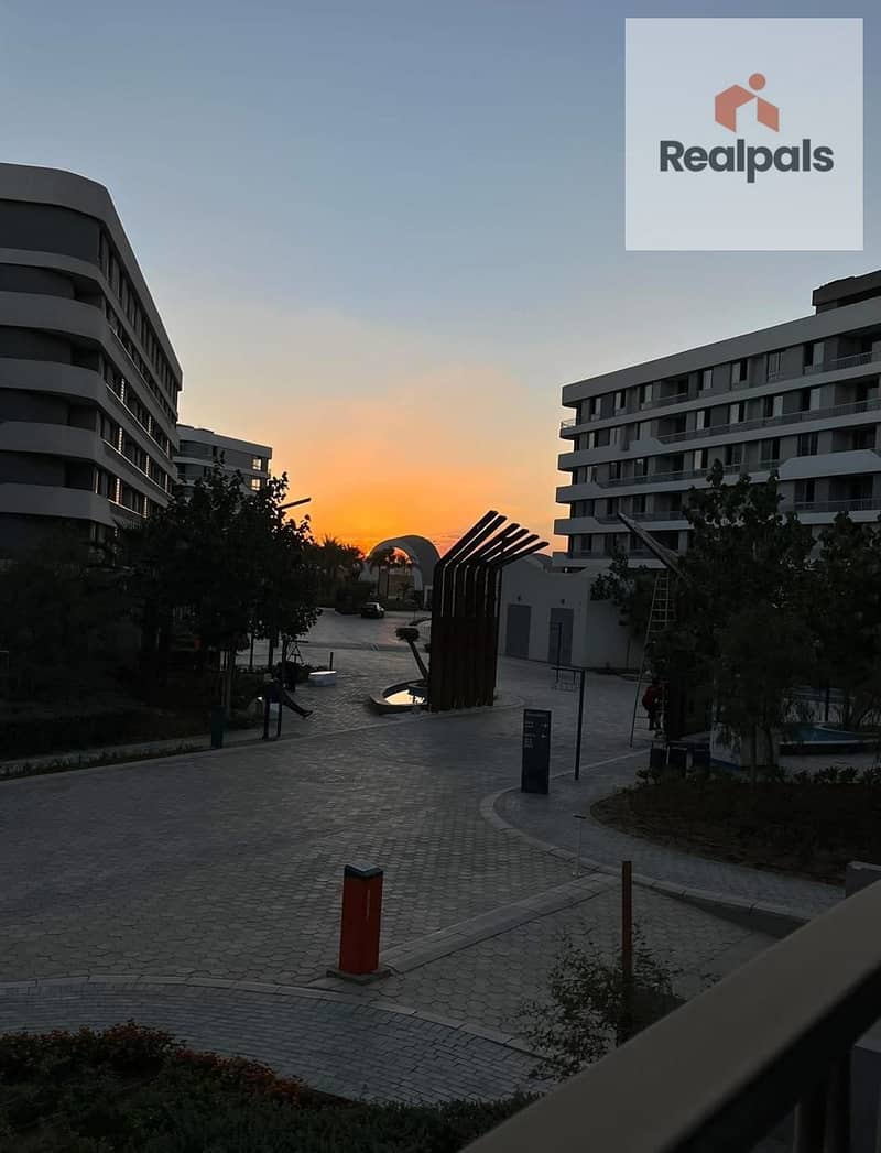 11 f6a102df-278b-4f82-b197-3943d35c0ec4. jpeg