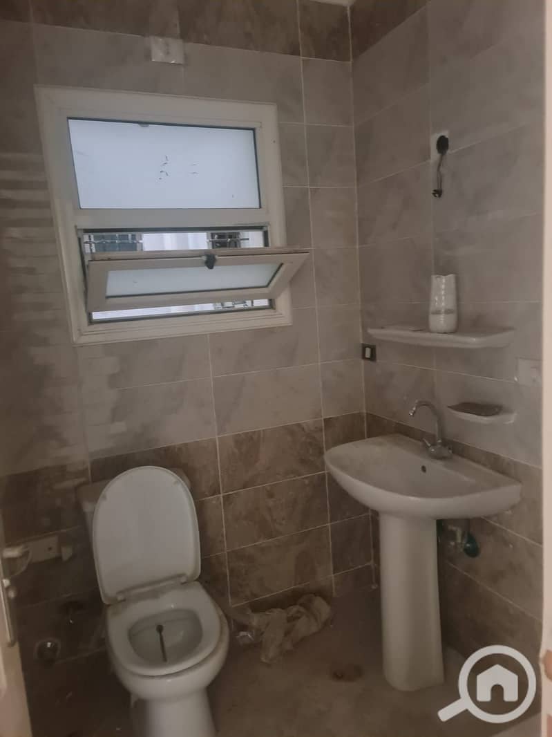 8 482c4228-fdb8-4847-8167-36a051410bae. jpg