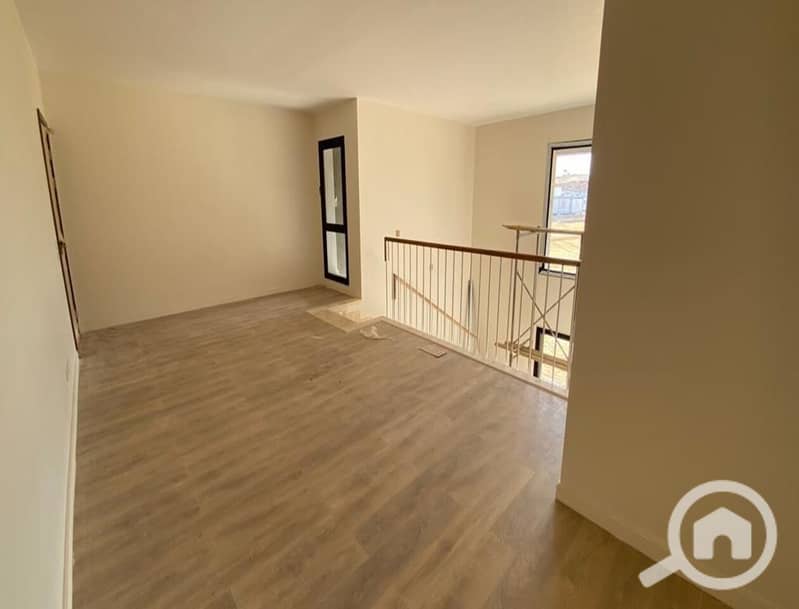 5 3e8e66fd-5d9f-4148-a015-d23a60895b1b. jpg