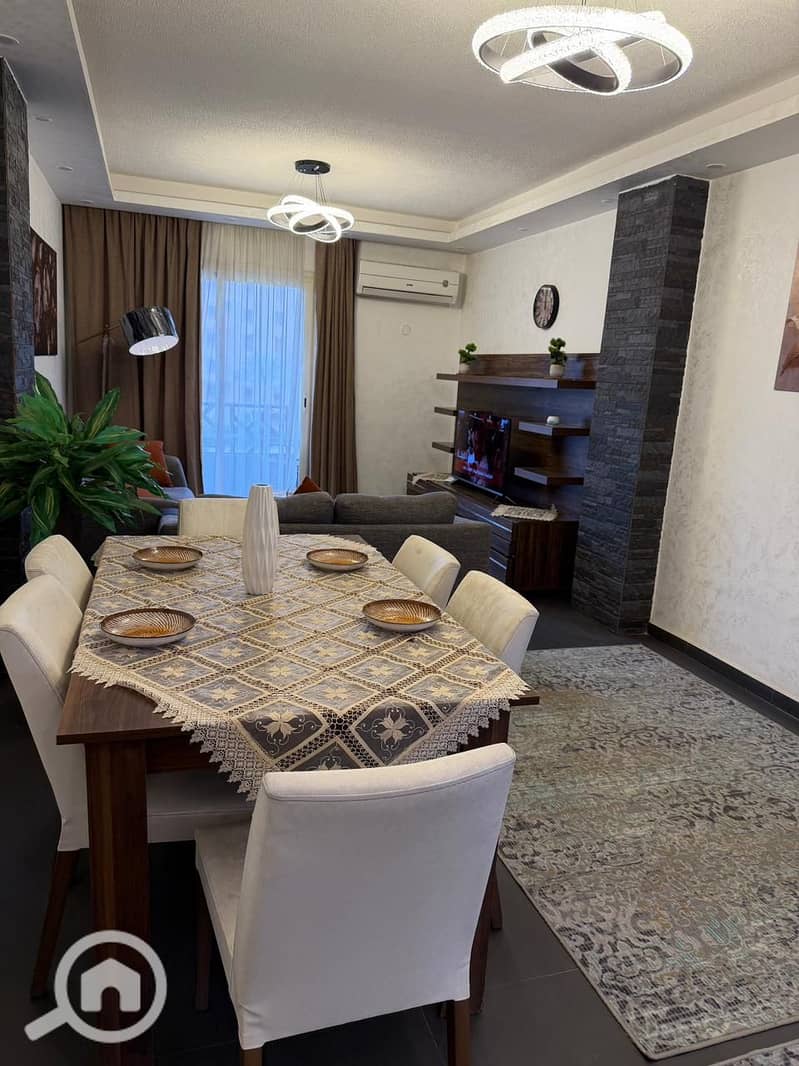 4 83fd2847-a962-4739-9a9f-2d5bb7d1d7bb. jpeg